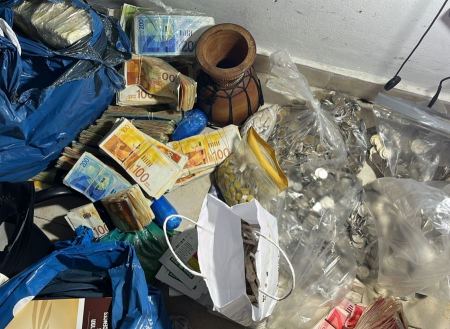 الجيش الاسرائيلي : ضبطنا في الخليل ودورا ورشة تصنيع سلاح واعتقلنا مشتبهين